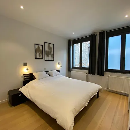 Namur, Au Pied De La Citadelle * 那慕尔